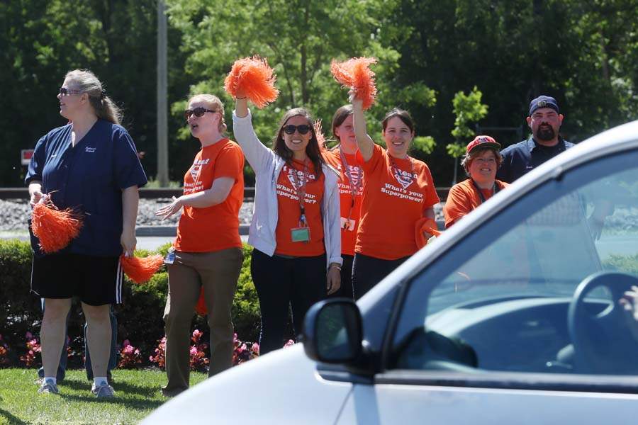 SYL-LastDay-teachers-wave