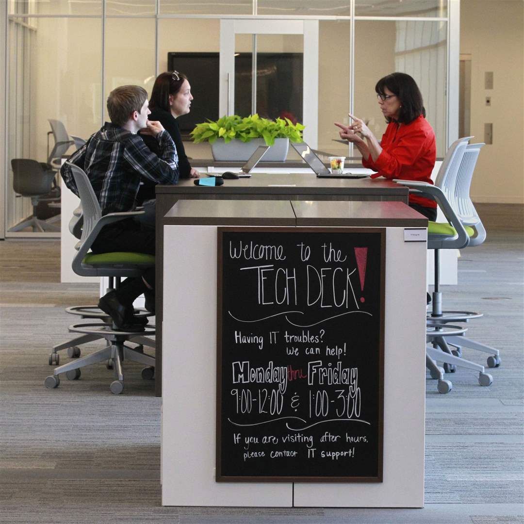 BIZ-LAZBOY02-Tech-Deck