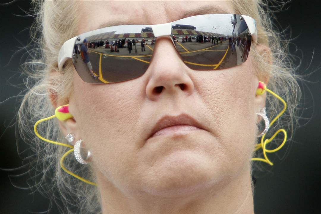 spt-nascar-Roxann-McGregor