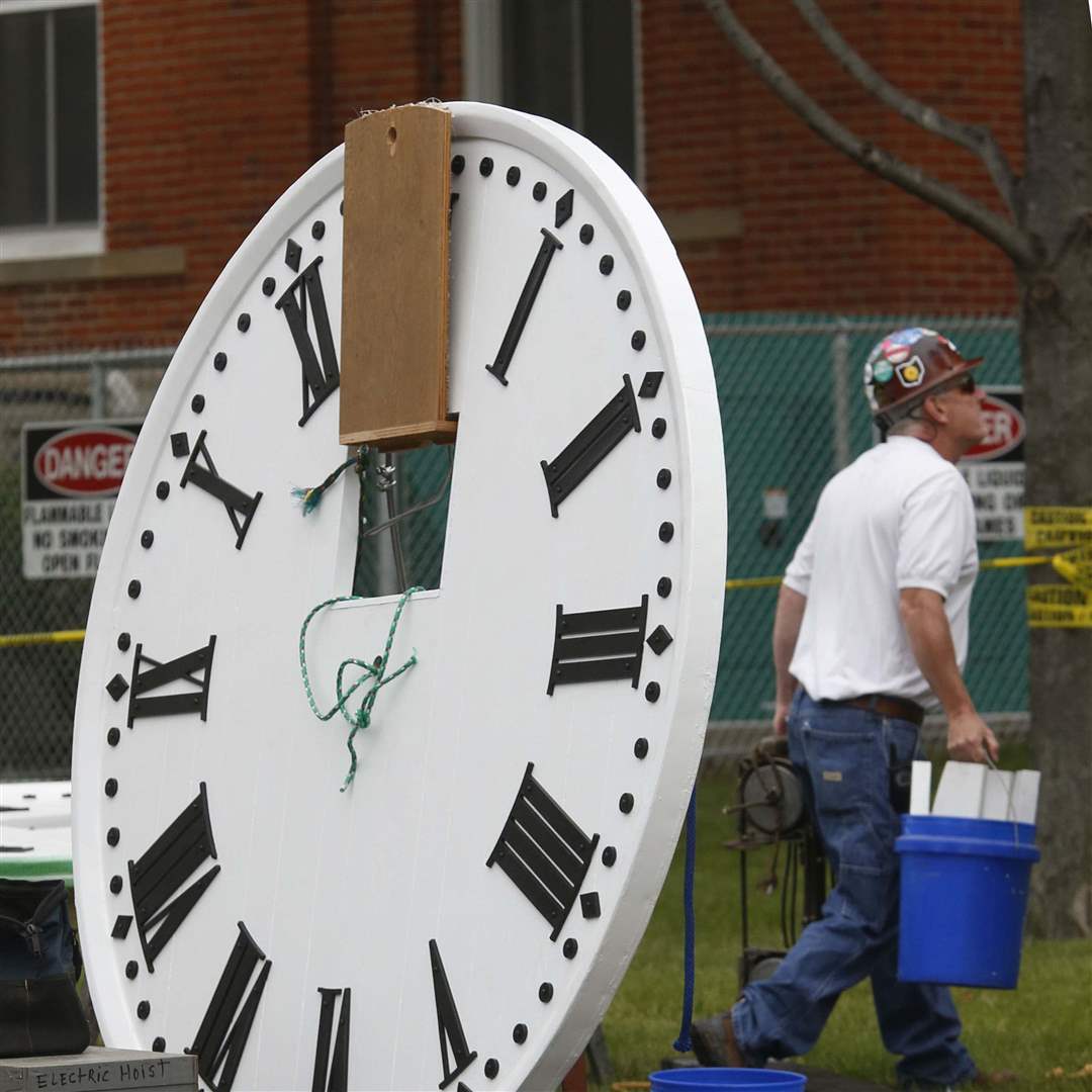 CTY-clock20p-bucket-of-parts