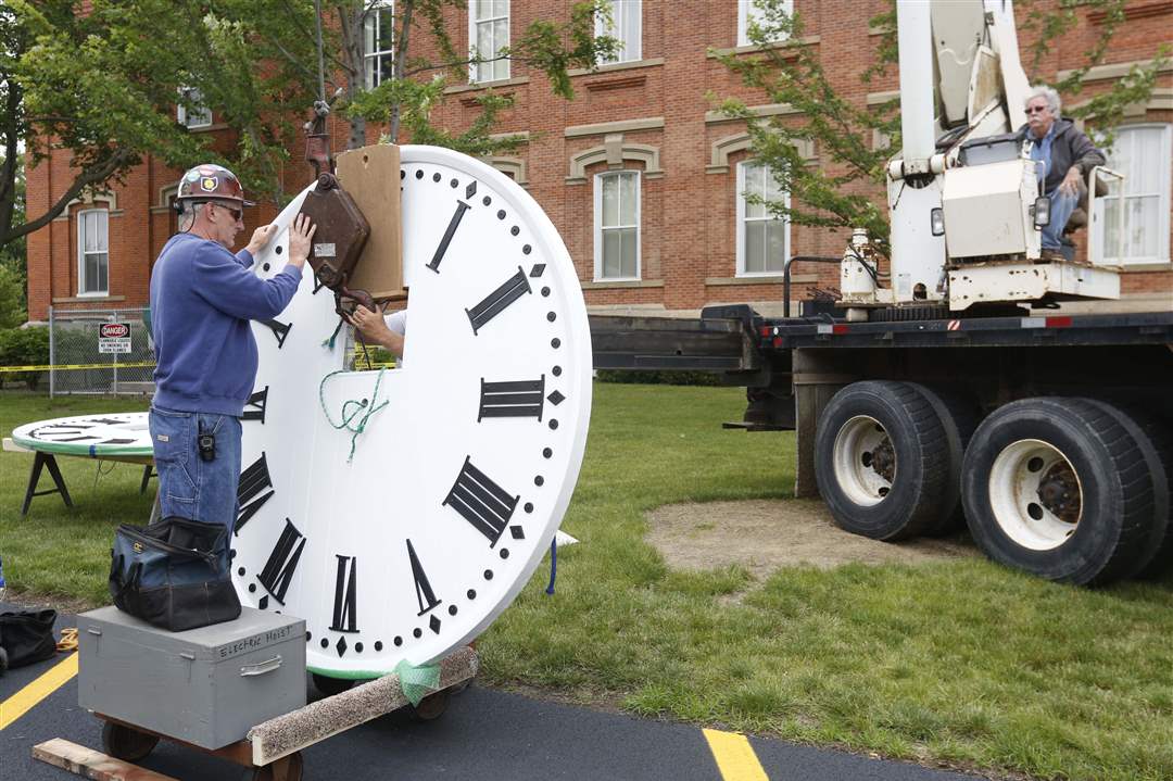 CTY-clock20p-Stephen-Farrell