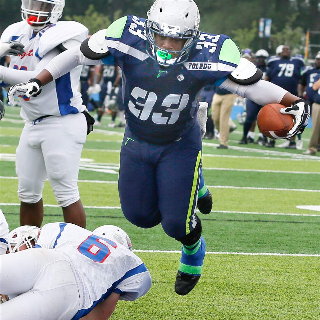SPT-Minorleaguefootball21p-3