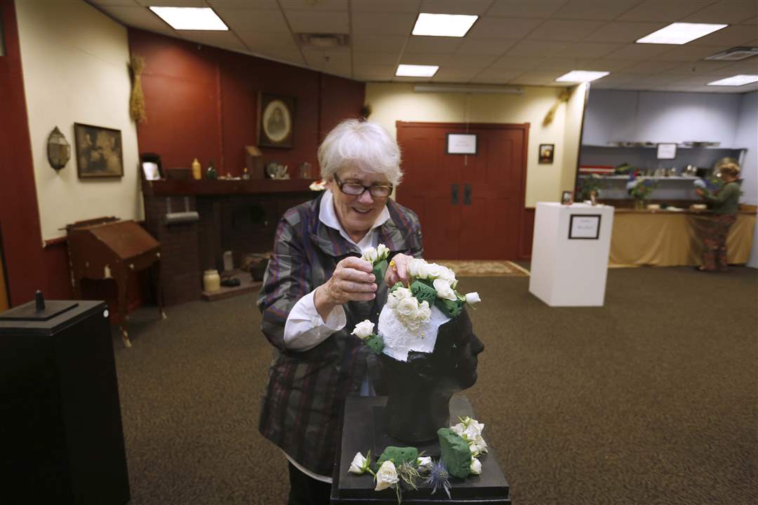 MAG-arrange01p-Gretchen-Downs