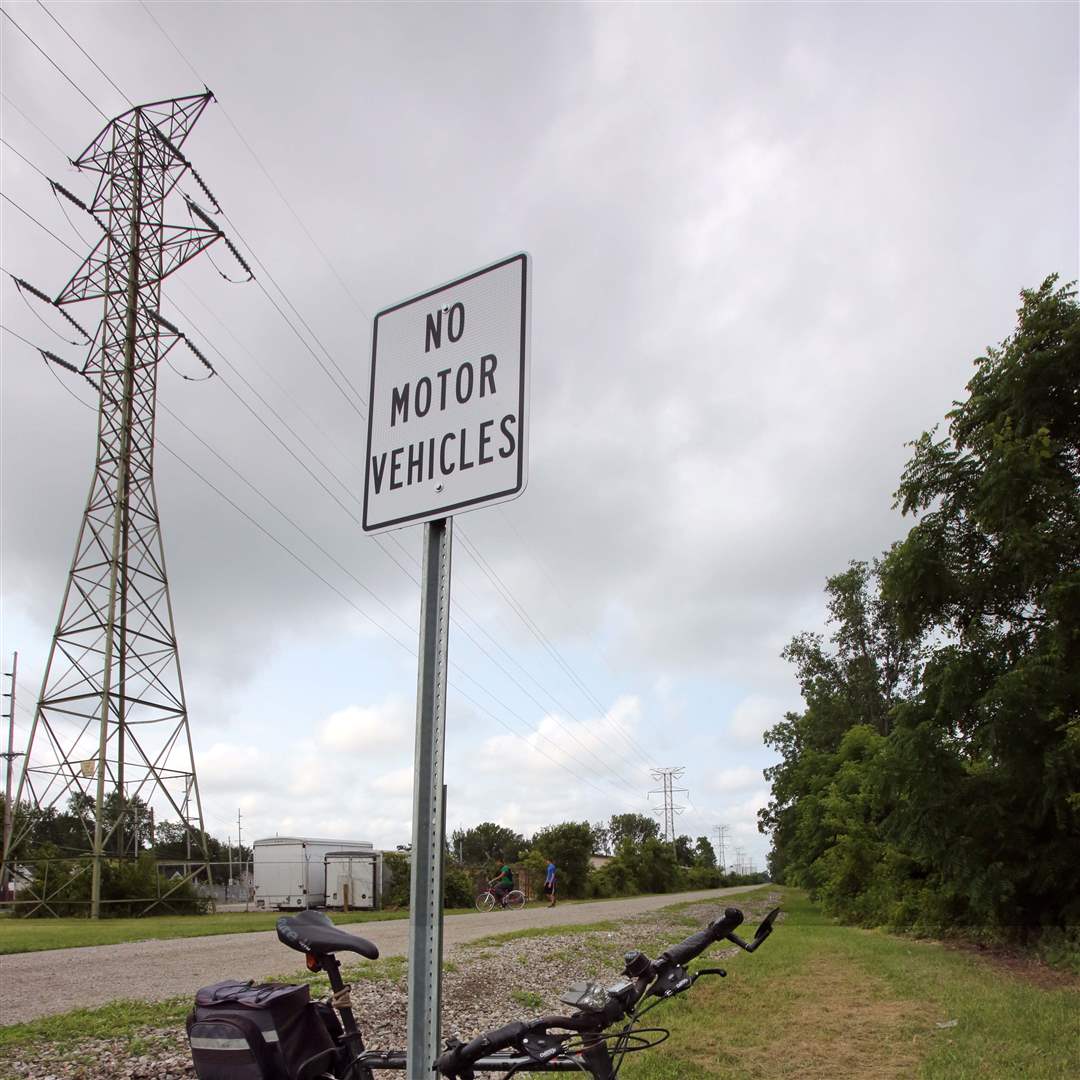 CTY-trail03p-Jackman-Road