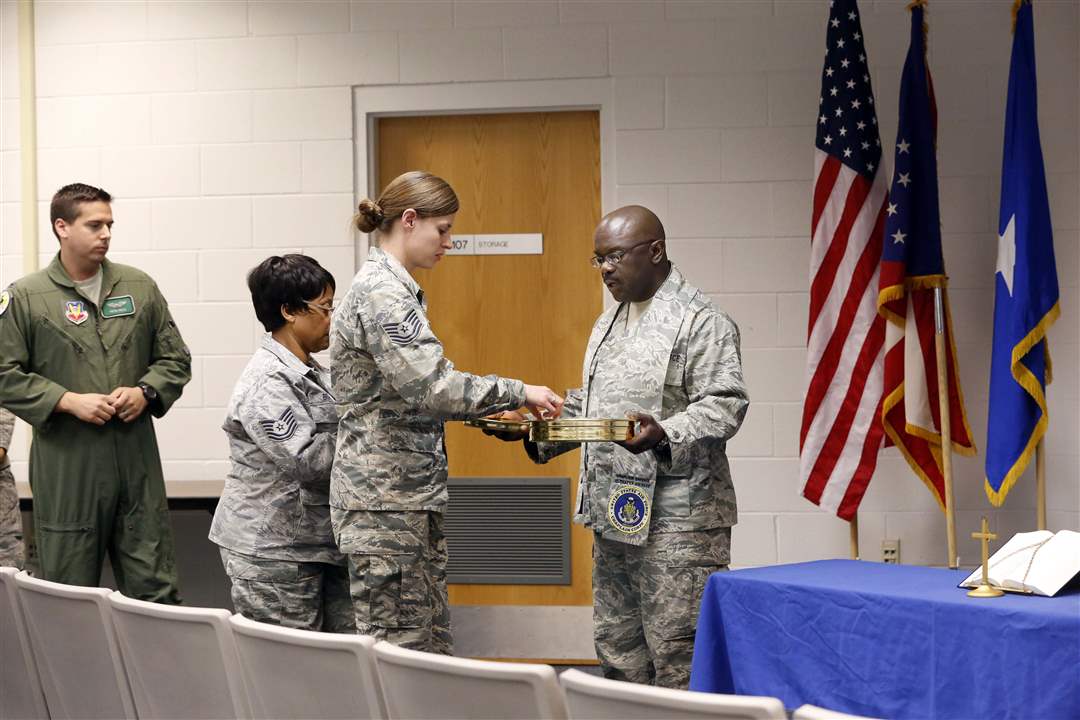 REL-Chaplains04-communion