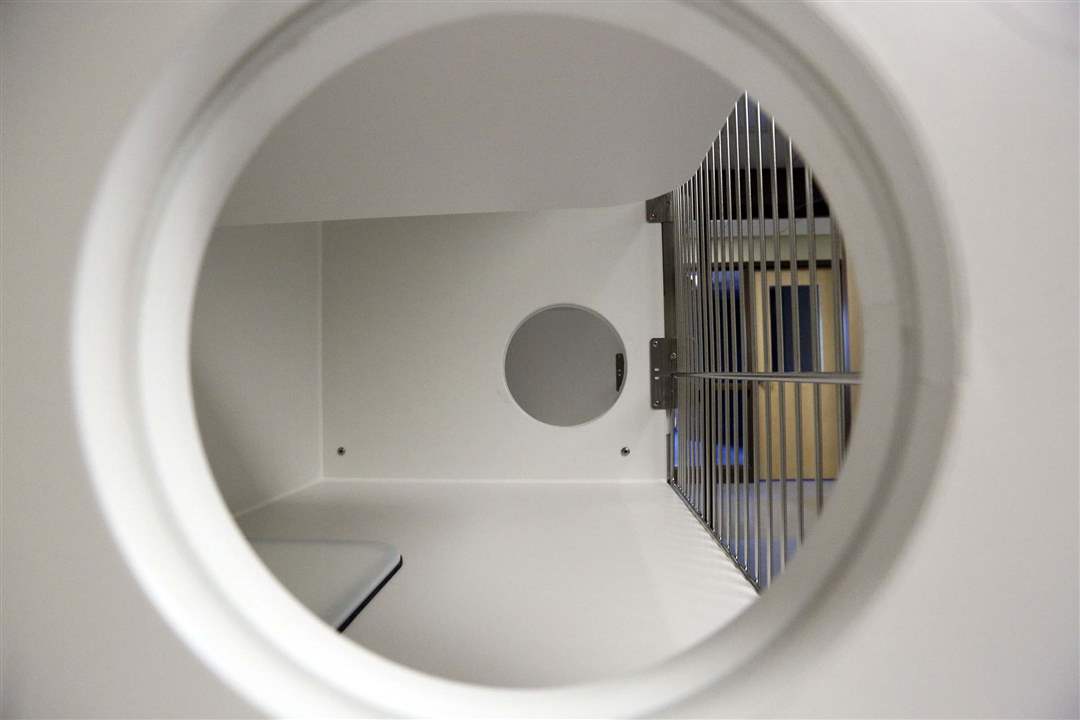 CTY-TAHSMOVE07p-cat-cages