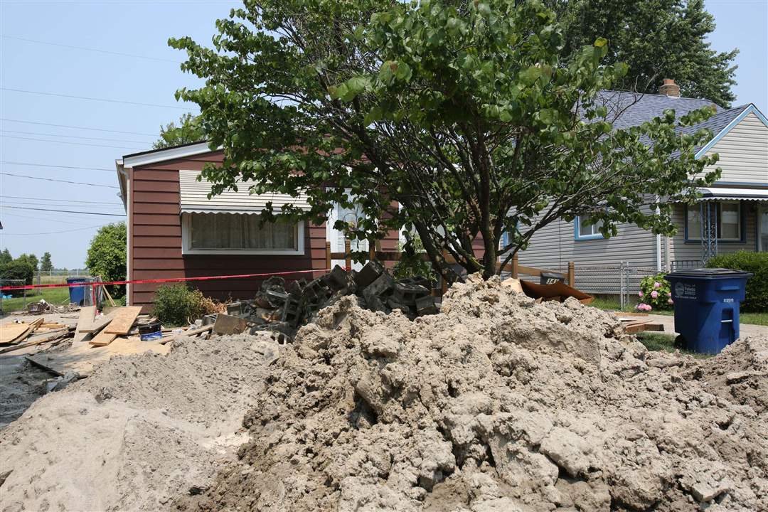 CTY-flood06p-caving-in