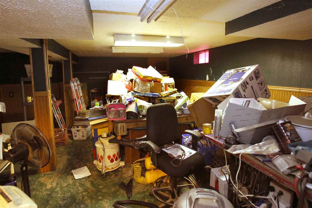 CTY-flood06p-pool-table