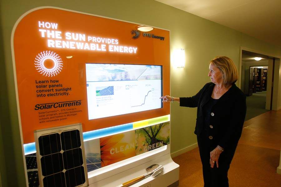 IHMGREEN10p-Danielle-Conroyd-energy-display