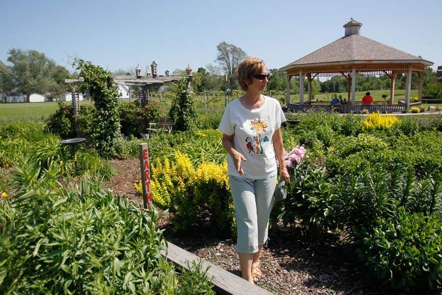 IHMGREEN10p-Sharon-McNeil-1