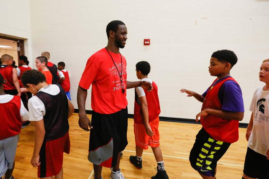 SPT-Ingram12-ingram-greets-campers