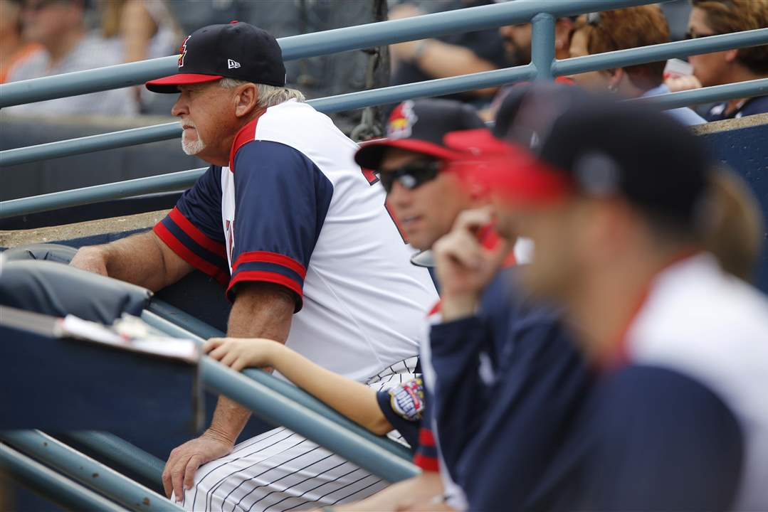 SPT-Hens12p-Larry-Parrish