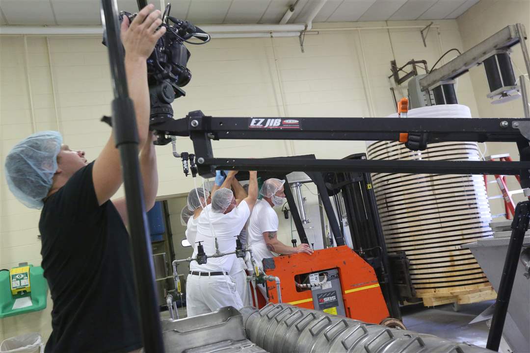 dadf7261-8ffb-497e-93c4-6a9f8a7bb094