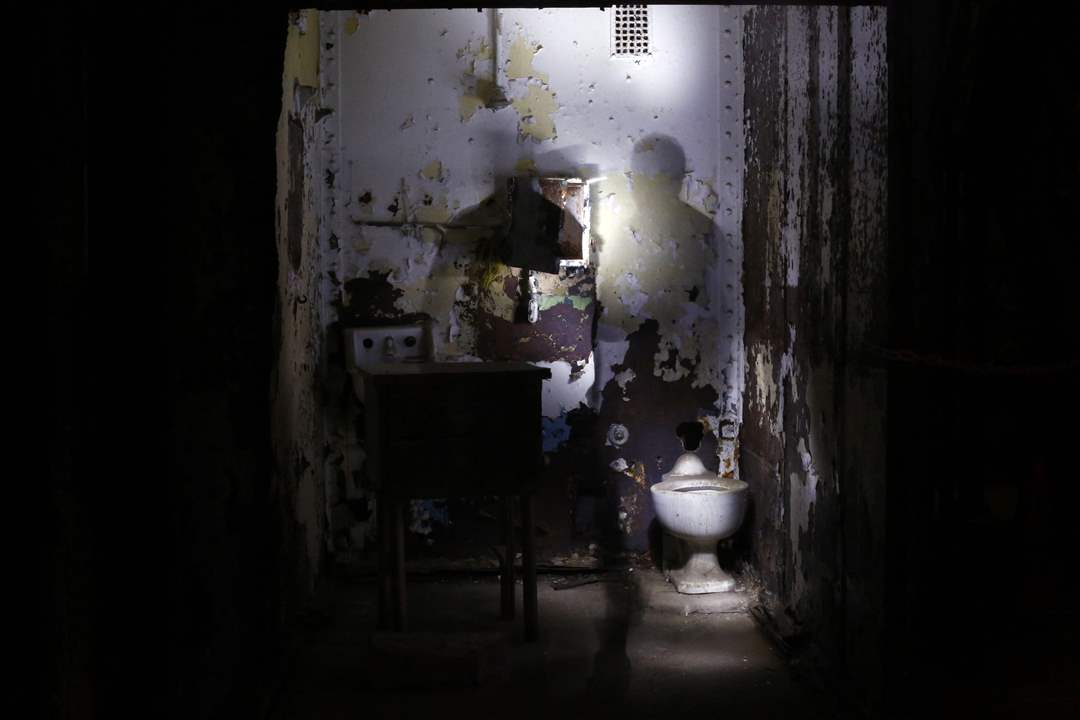 FEA-MANSFIELDGHOSTS-kikr-baird-shadow-Ohio-State-Reformatory-Mansfield-Reformatory