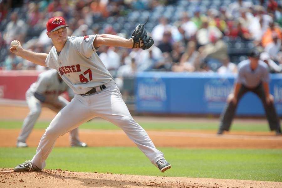 Hens30p-Rochester-s-Michael-Bowden-pitch