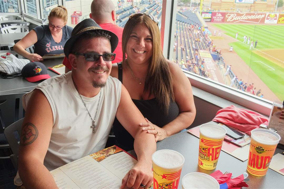 SOC-societyhensXX-Rob-Groves