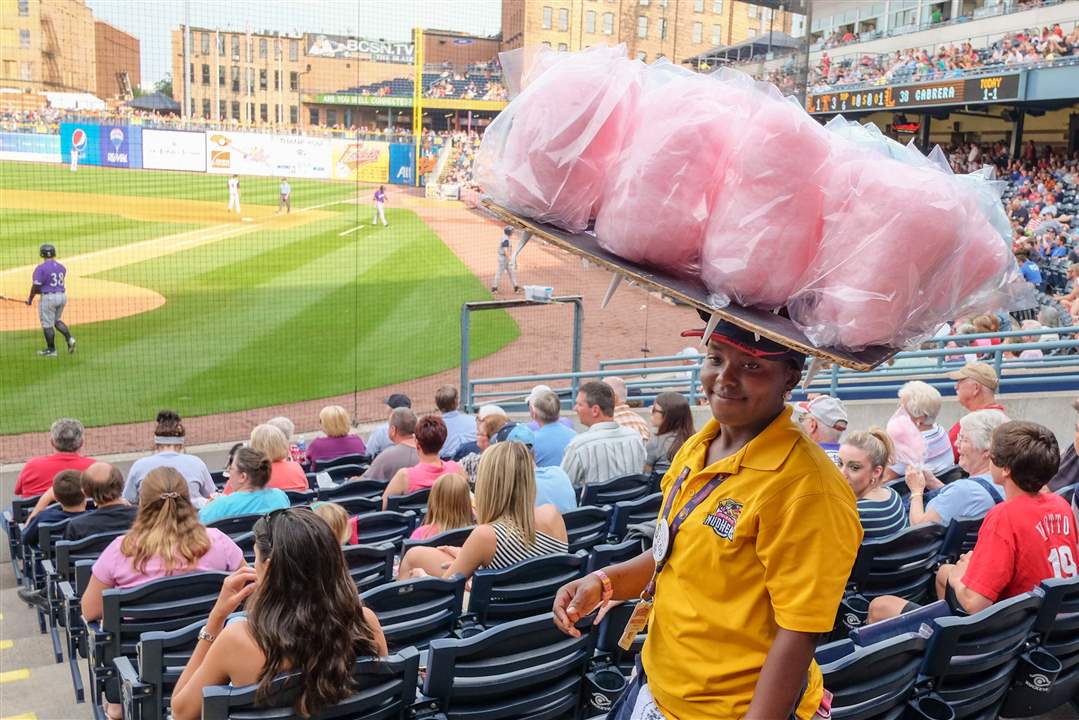 SOC-societyhensXX-Miesha-Pate