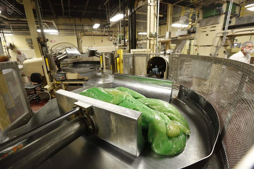 FEA-DUMDUMS-lemon-lime