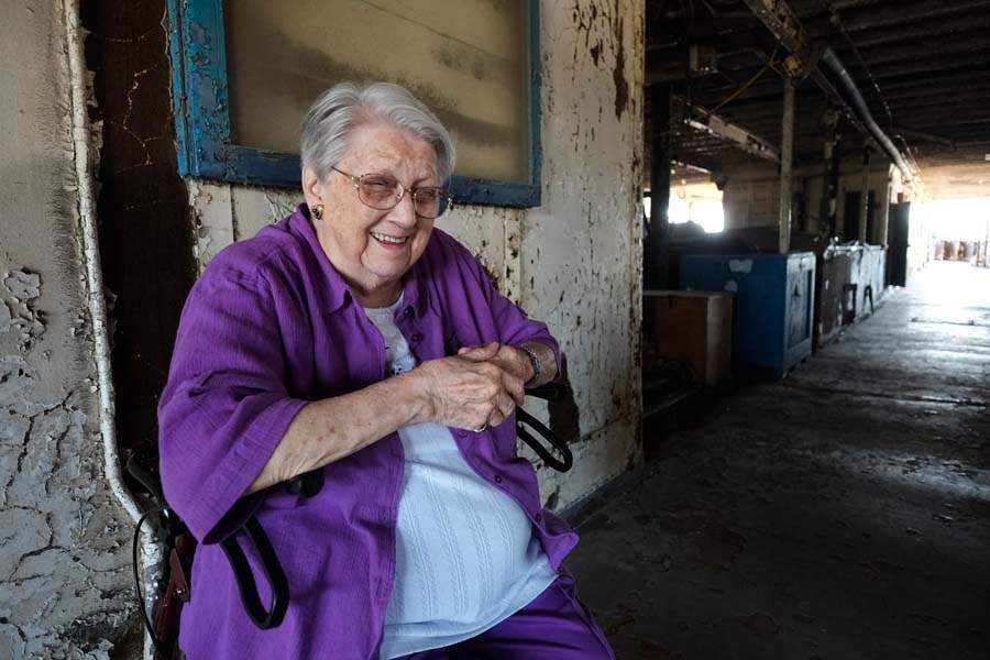 CTY-BOBLO14p-Gloria-Davis