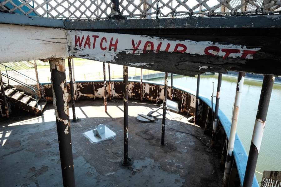 CTY-BOBLO14p-watch-step-sign