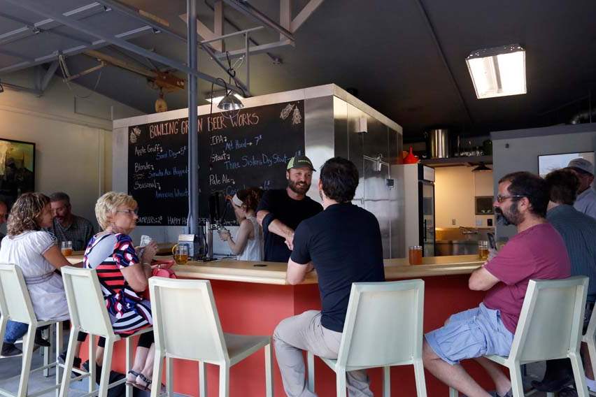 FEA-BEERWORKS27P-patrons3