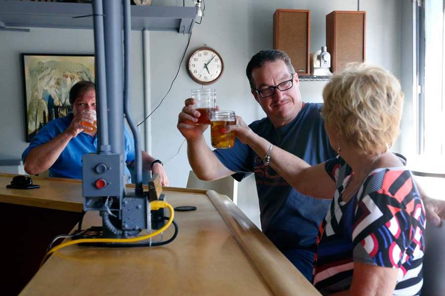 FEA-BEERWORKS27P-shope-rowland-pale-ale