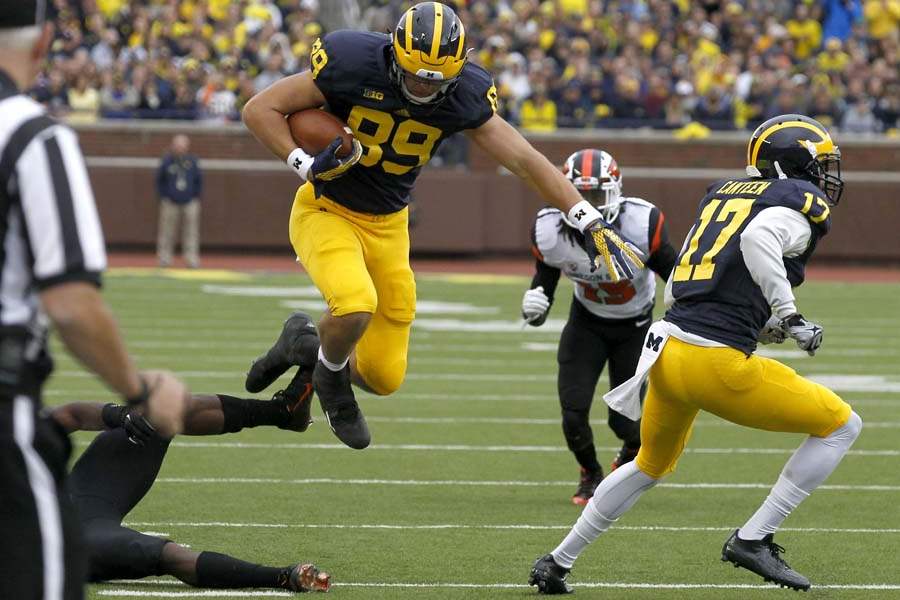 SPT-michigan-buting-over-oregon-state-defender