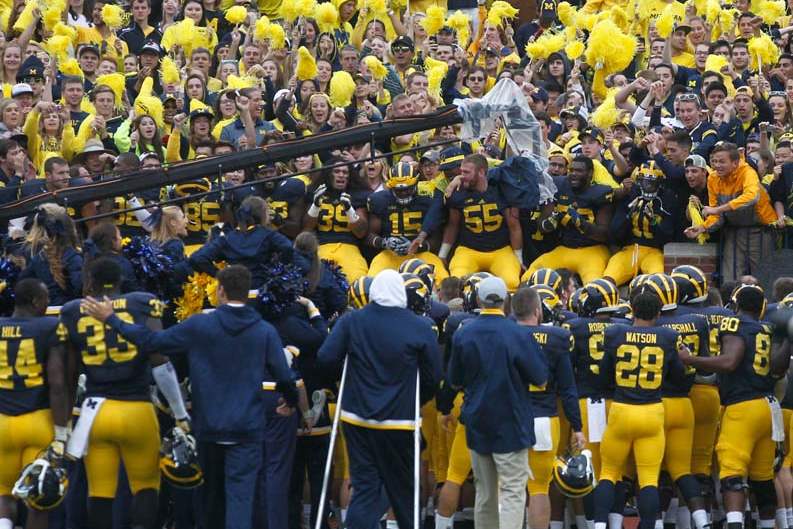 SPT-michigan-michigan-players-fans