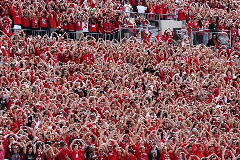 SPT-osu13p-Ohio-State-fans-sing-Carmen-Ohio