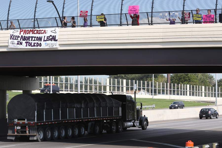 abortion16p-banner-tractor-trailer