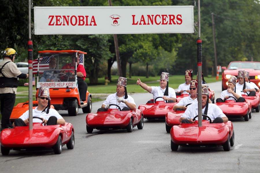 Pbg-SHRINERS19p-red-cars