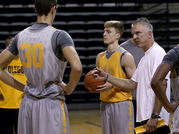 Rockets optimistic despite having 6 freshmen on team | The Blade
