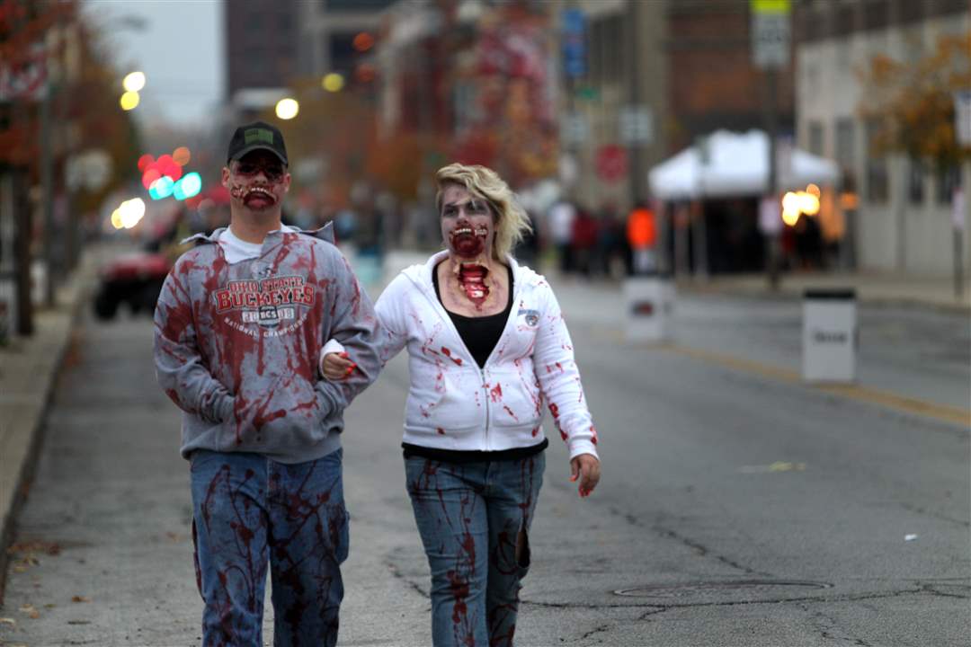 ZOMBIECRAWL25p-7