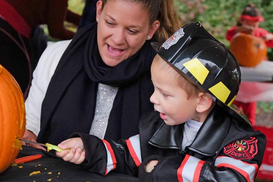 CTY-octoBOOfest26-amanda-and-bryce-queen