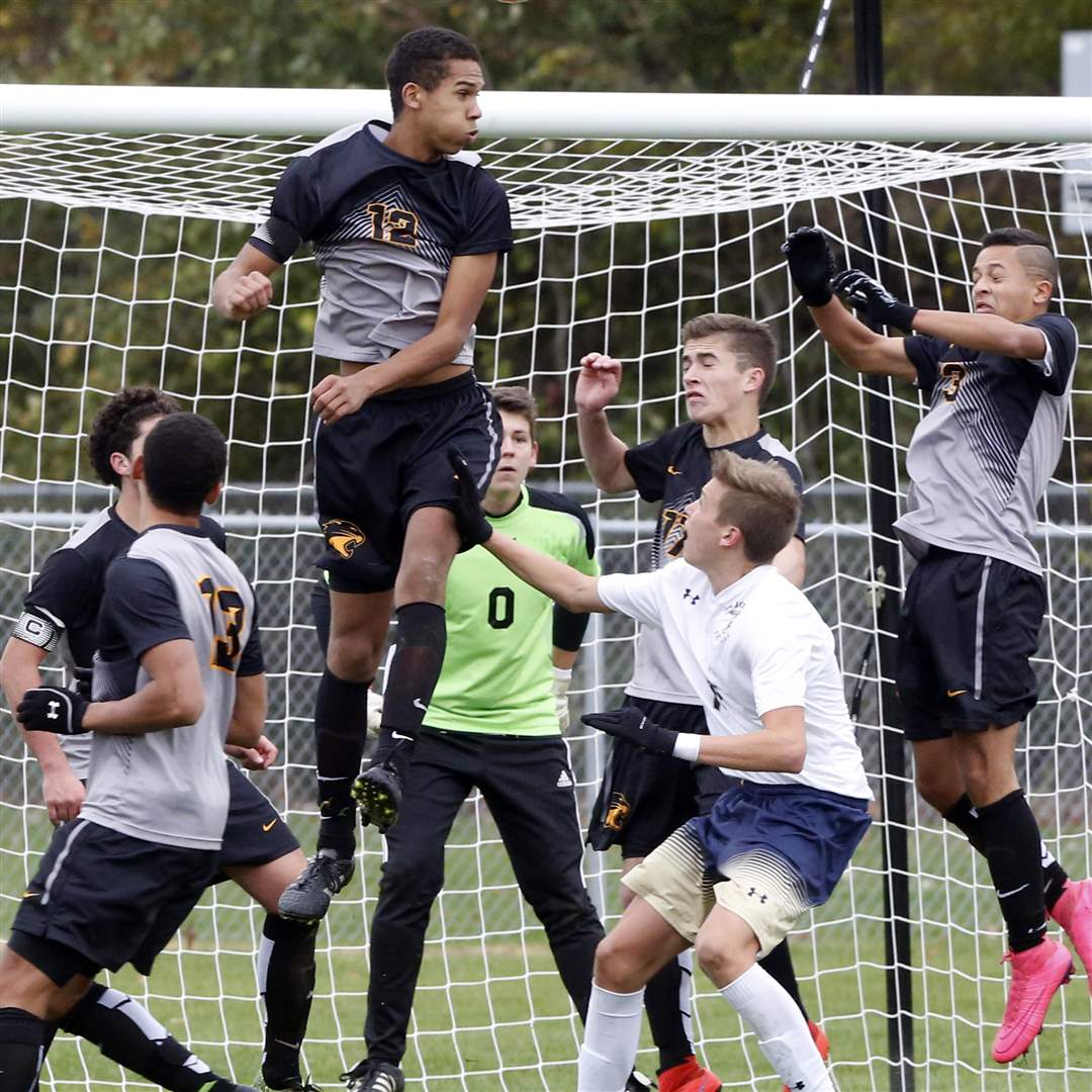 SPT-DivIboysSoccer1p-west
