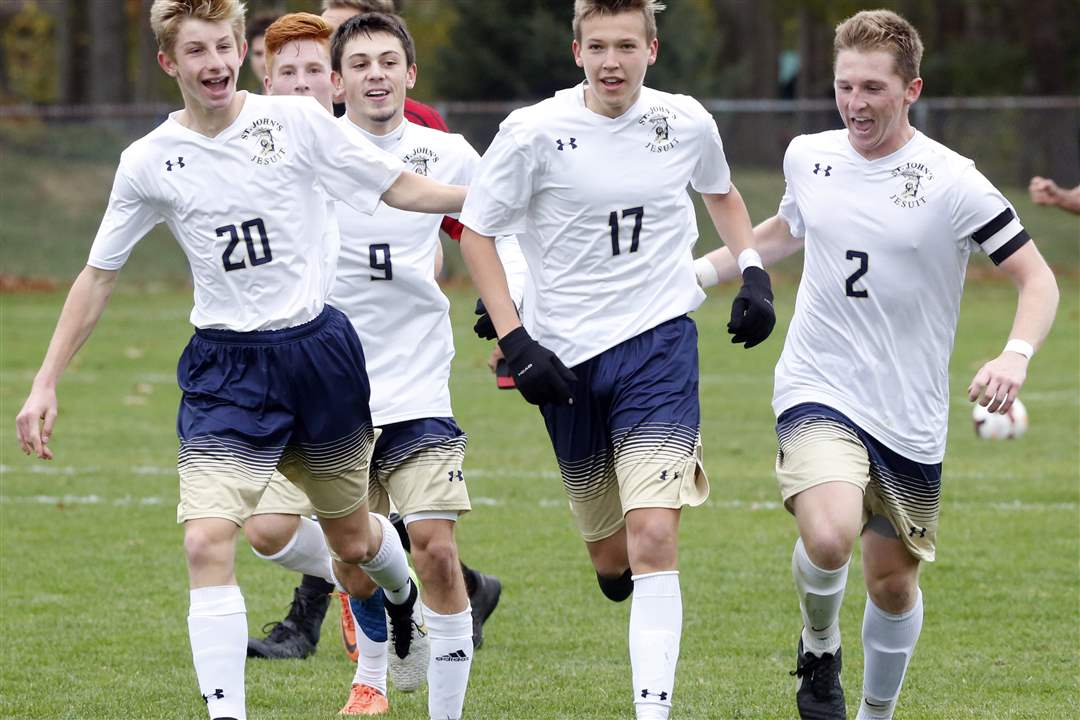 SPT-DivIboysSoccer1p-myers