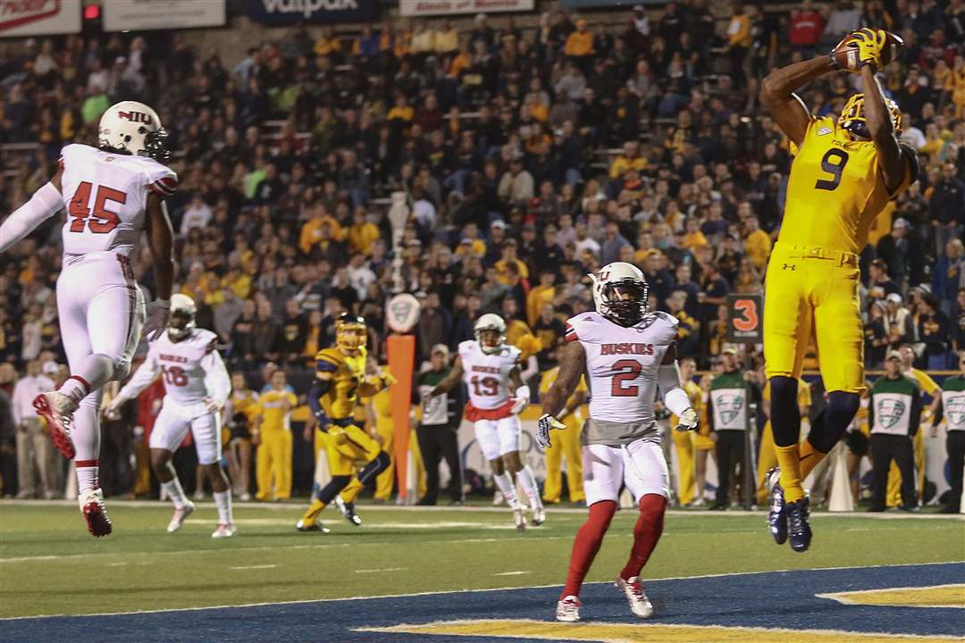 SPT-utfootball03p-11