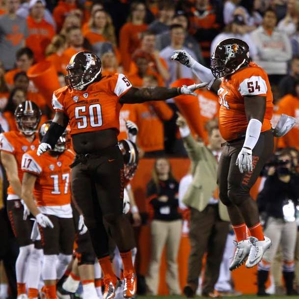 SPT-BGfootball5p-lunsford-and-minns