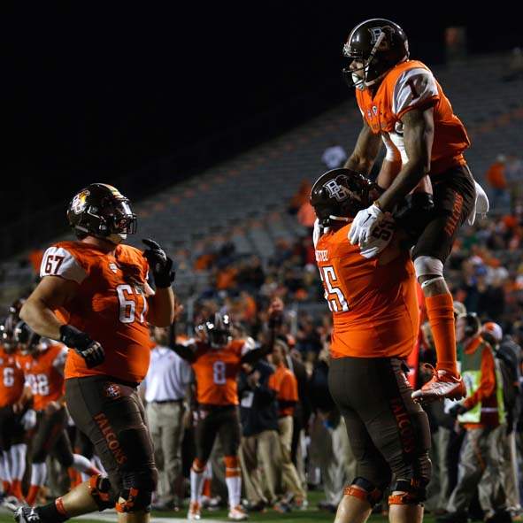 SPT-BGfootball5p-HUNTER-CELEBRATE-TD