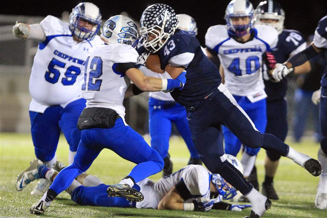 LakeFoot7p-Short-tackled