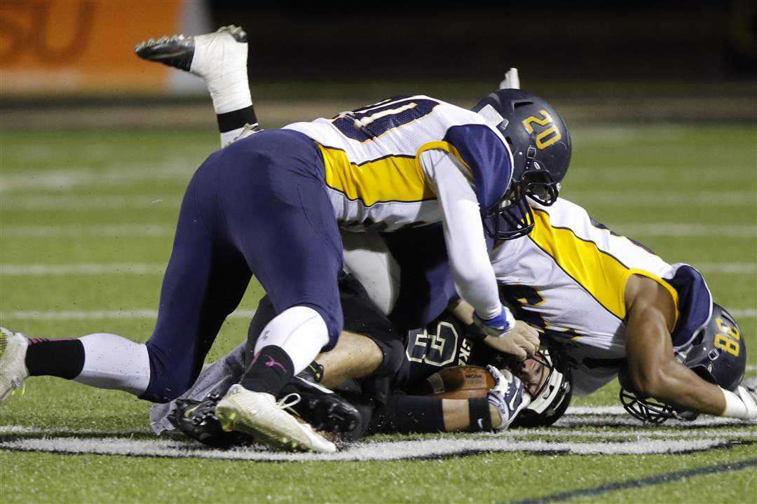 SPT-Perrysburgfball07p-Hafner-down