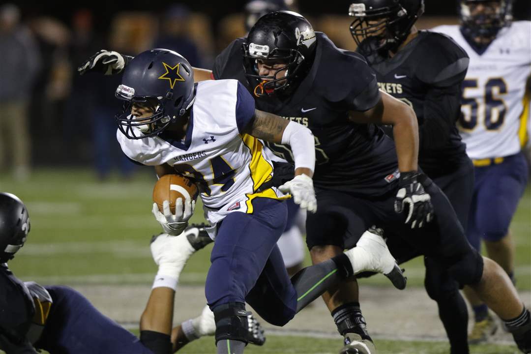 SPT-Perrysburgfball07p-hit