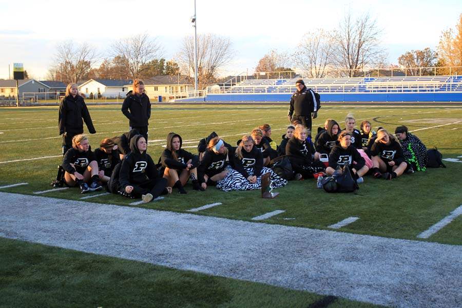 Pburggirlsoccer08p-sit-on-field