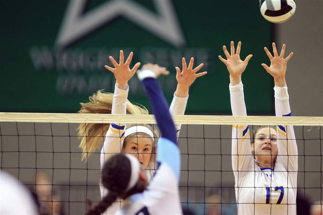 StateVolleyball14p-team-block