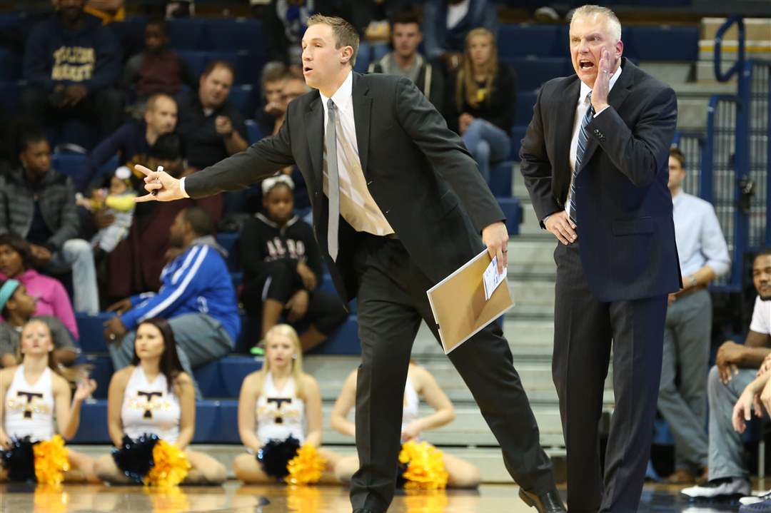 SPT-UThoops15-coaches