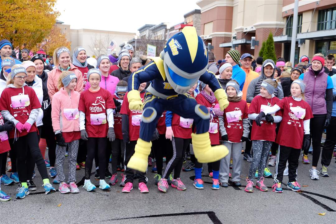 CTY-girls23p-Rocky-jumps