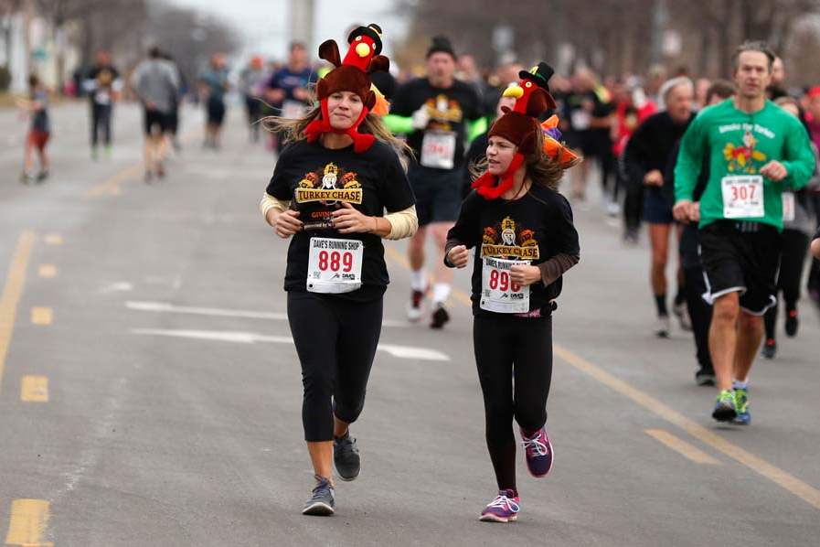 CTY-TURKEYCHASE26p-turkey-hats