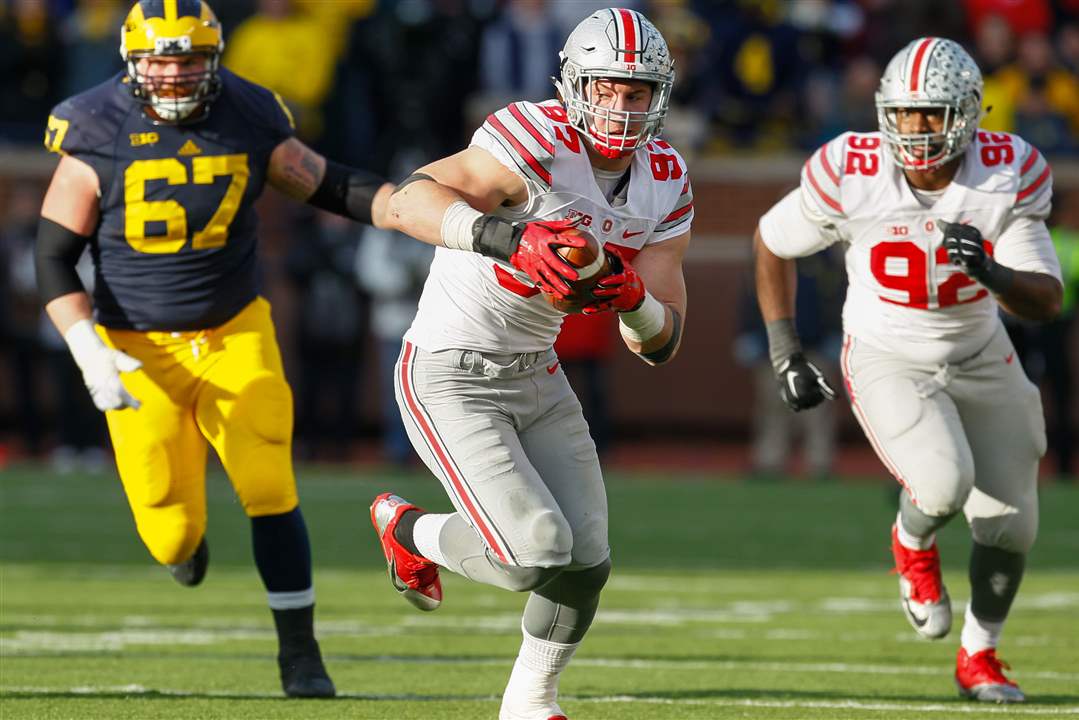 SPT-OhioStateMichigan-Bosa-pick-run