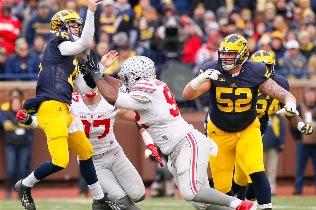 SPT-OhioStateMichigan-Rudock-pursued