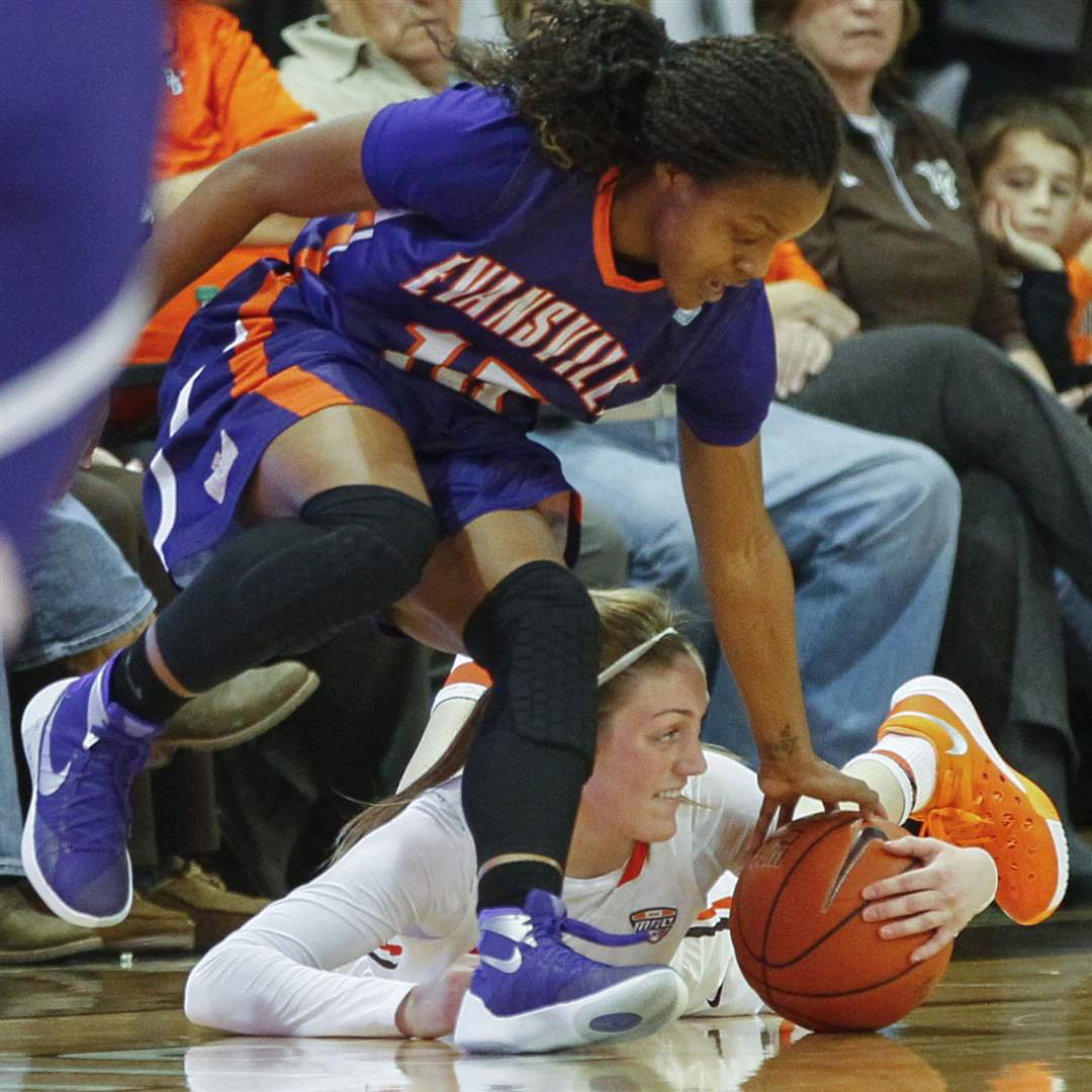 SPT-BGwomen3pd-Carly-Santor